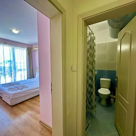 Apartman Large 2-bedroom With Living By Menada *