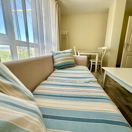 Apartman Large 2-bedroom With Living By Menada