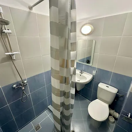 Apartman Large 2-bedroom With Living By Menada